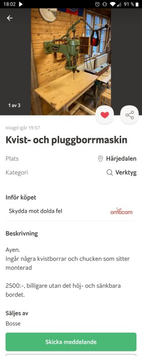 Fällbar kvist- och pluggborrmaskin monterad på verkstadsvägg för platsbesparing.