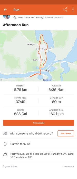 Skärmdump av löpningsaktivitet med kartvisning och statistik: 6.76 km, tid 37:49, tempo 5:35/km, 528 kalorier.