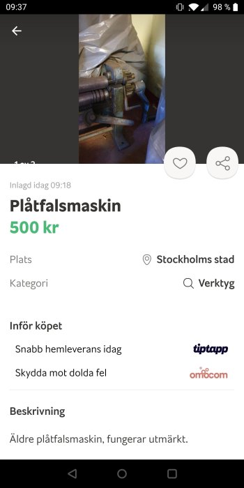 Äldre plåtfalsmaskin i metall monterad på arbetsbänk, till salu för 500 kr.