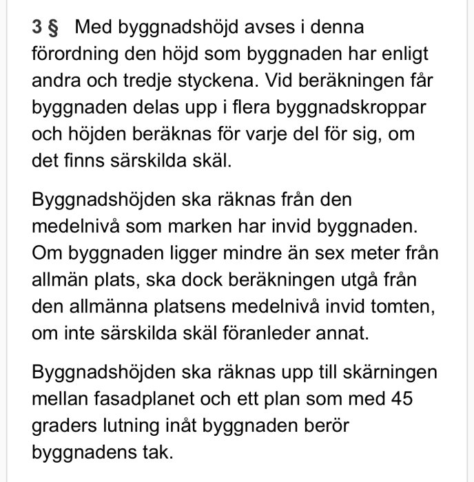 Skärmdump av en forumdiskussion om hur byggnadshöjd ska beräknas enligt en författning.