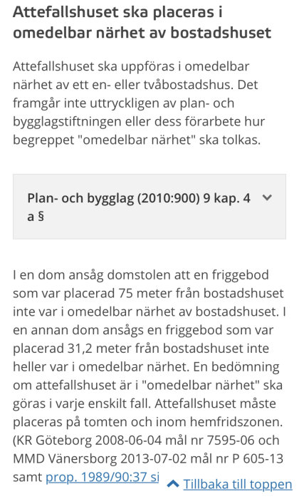 Skärmdump av en diskussion om tolkningen av "omedelbar närhet" för Attefallshus enligt plan- och bygglagstiftningen.