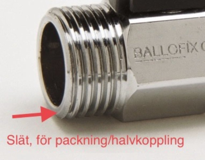 Närbild på kulventils ände markerad för förpackning/halvkoppling, text beskriver slät yta för tätning.