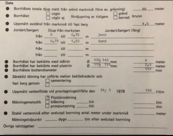 Bild av ett borrbevis från 1978 med teknisk information om djup och konstruktion av en borrbrunn.