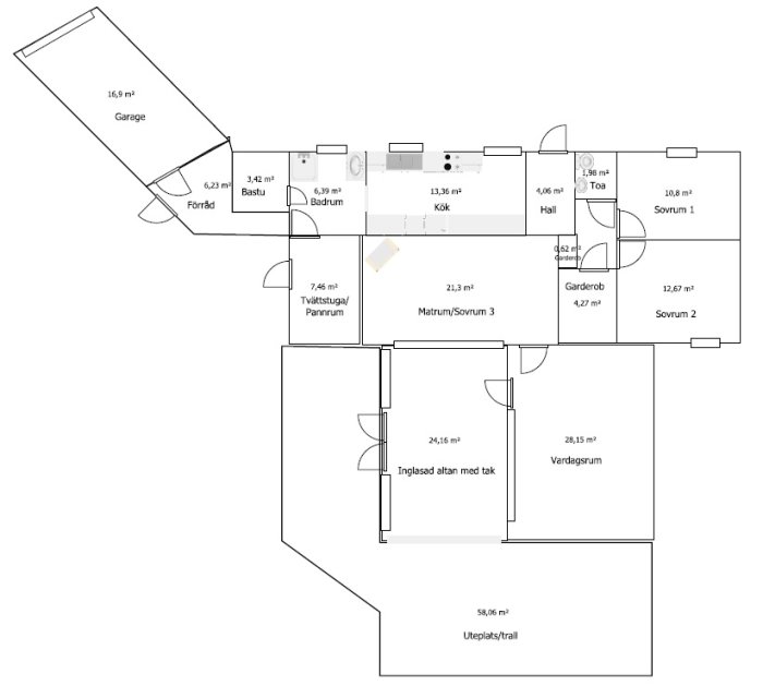 Planritning av ett hus med angivna rum och mått, inklusive förslag på borttagning av vägg mellan kök och matrum.