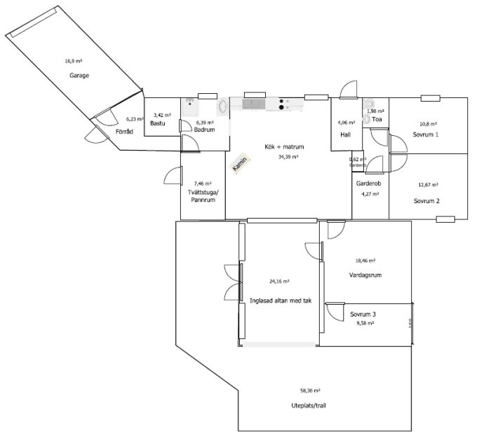 Planritning av ett hus med rumsmått, inklusive kök, vardagsrum, sovrum och garage, samt förslag på omstrukturering.