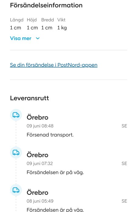 Skärmklipp av försändelseinformation med statusuppdateringar för en paketleverans.