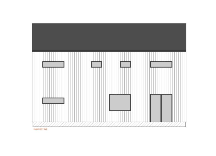 Skiss av en husfasad mot syd med vertikal träpanel, olika fönsterstorlekar och en dörr, i en minimalistisk design.