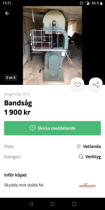 Bandsåg i ett garage, prislapp 1900 kr, bra skick för priset enligt inlägget.