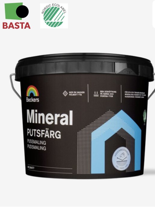 En hink med Beckers Mineral Putsfärg med etiketter som anger miljömärkningar och användningsområden.