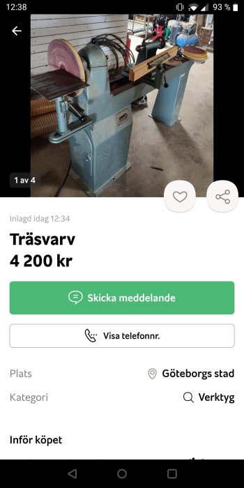 En begagnad trävarv i en verkstad med sliprondell och stödbänkar, till salu för 4200 kr.