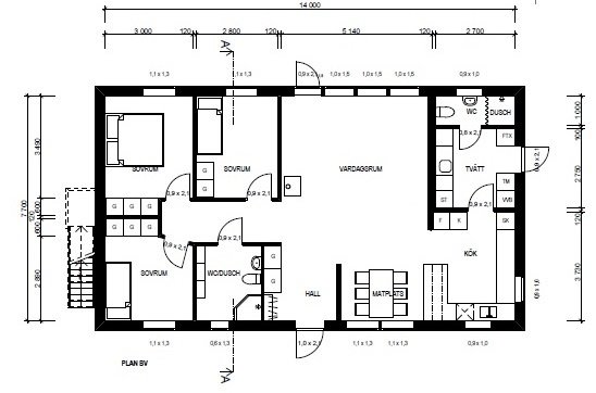 Arkitektonisk planritning över enkelvåningshus med beteckningar för rum som sovrum och kök.