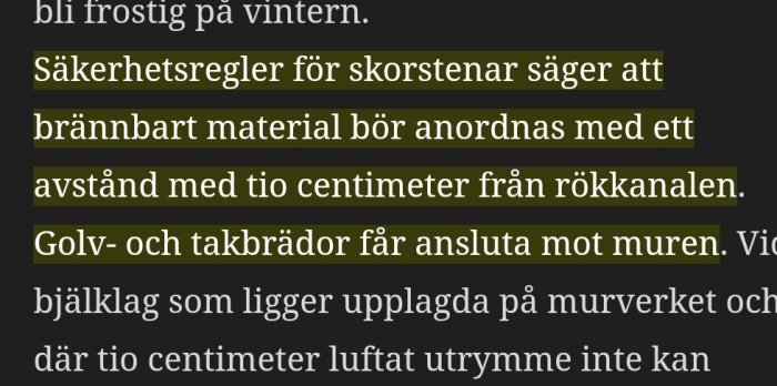 Textutdrag som beskriver säkerhetsregler för avstånd mellan skorstenar och brännbart material.