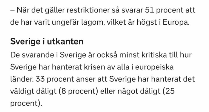 Skärmdump av en artikel som diskuterar Sveriges hantering av krisen och restriktioner, med fokus på opinionsundersökningar.