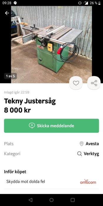 Grön och grå justersåg från Tekny placerad i en verkstadsmiljö.