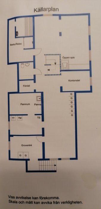 Ritning av ett källarplan med bastu, pannrum, förråd, öppen spis och kontorsdel, samt notering om tillagt sovrum.