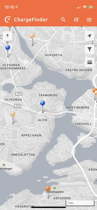 Karta över laddstationer med pluppar markerande garage (beiga) och gatan (blå, orange) i stadsdelar som Huvudsta, Alvik, Aspudden.