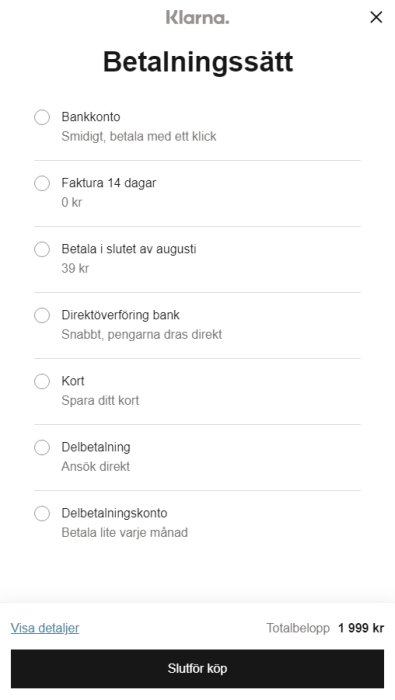 Skärmdump av Klarna betalningsalternativ med val som bankkonto, faktura, delbetalning och knappen "Slutför köp". Totalbelopp 1 999 kr.