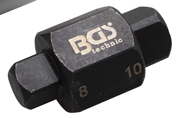 Svart BGS technic adapter med storleksmarkeringarna 8 och 10.