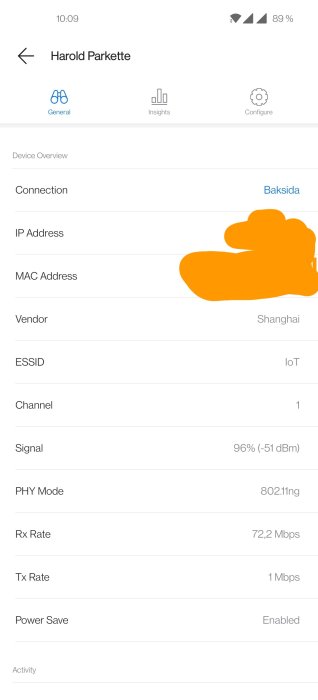 Skärmdump av enhetens anslutningsstatus med WiFi-inställningar och firmware problematik.