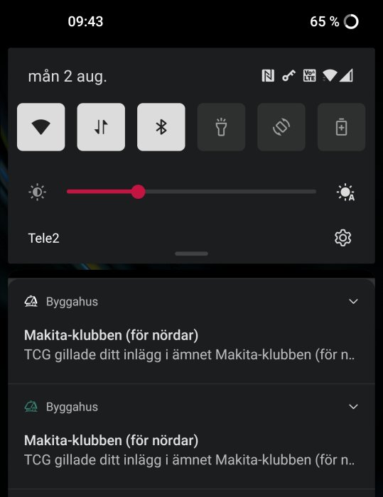 Skärmdump av mobil med dubbla notiser från Bygghus om gillat inlägg i Makita-klubben.