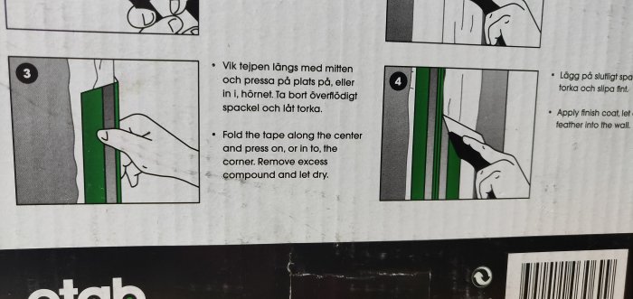 Instruktionsbilder som visar applicering av tejp på en hörn med textbeskrivning för byggprojekt.