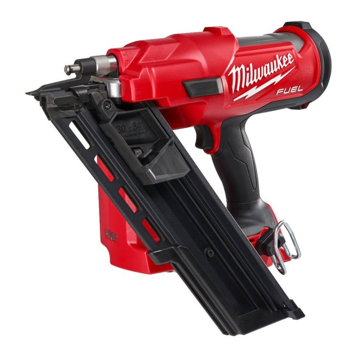 Milwaukee M18 FFN spikpistol mot vit bakgrund.
