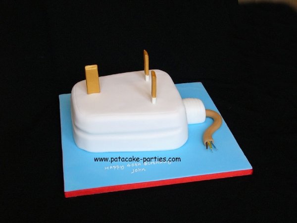 600-Electrical_Plug_Cake.jpg