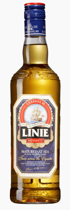 Flaska Lysholms Linie Aquavit, mogen på havet och korsar ekvatorn två gånger.