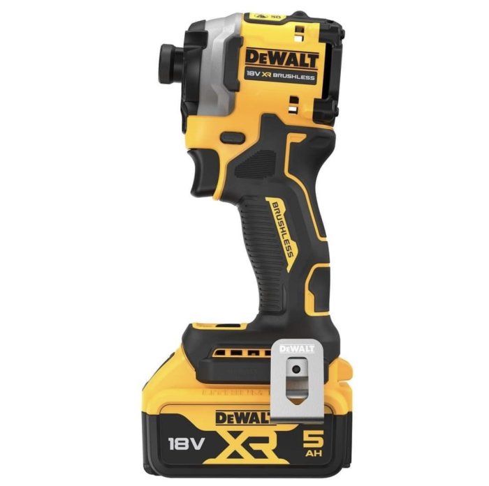 Dewalts nya slimmade 18V XR Brushless slagskruvdragare med 5 Ah batteri.