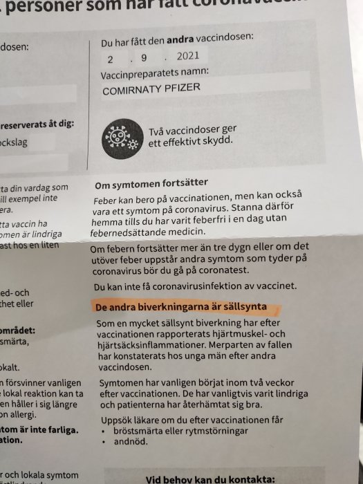 Ett dokument som informerar om den andra dosen av COVID-19-vaccinet, med en grafisk ikon om vaccinationsskydd.