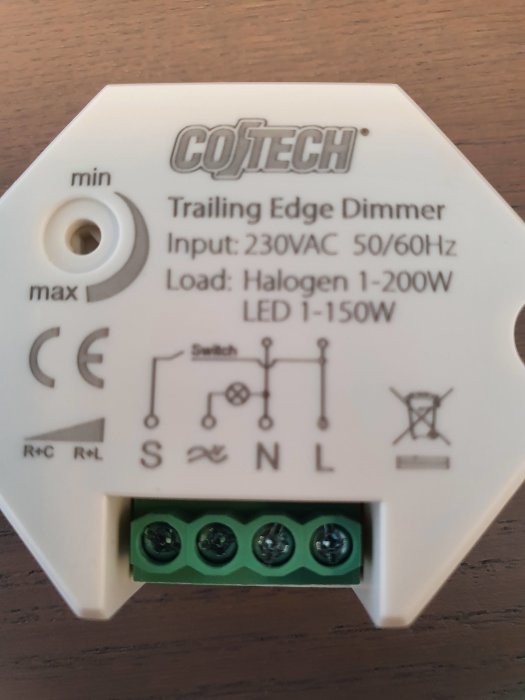 Cotech dosdimmer med beskrivning av anslutningar för strömbrytare, inklusive skruvkontakter märkta S, N och L.