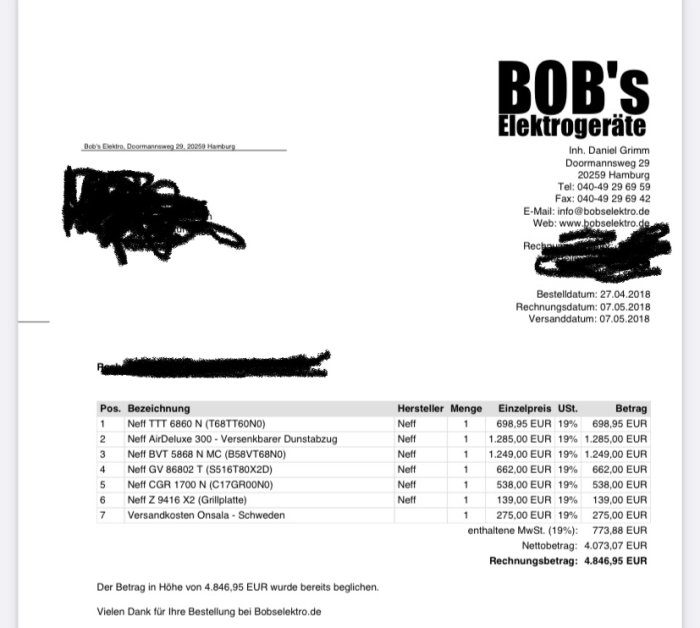 Skärmbild av en faktura från 2018 med olika köksapparater och modeller från Neff, inklusive priser och moms, vissa uppgifter är överstrukna för integritet.