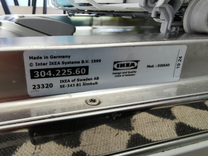 Ikea Diskad diskmaskinsetikett med text "Made in Germany" och modellnummer.