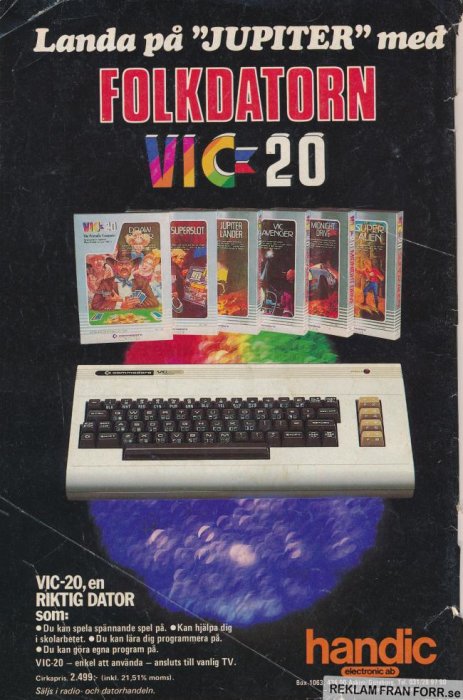 Gammal reklam för VIC-20 dator med spelkassetter och slogan "Landa på 'JUPITER' med FOLKDATORN".