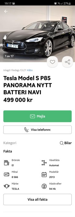 Svart Tesla Model S P85 elbil med nytt batteri och panorama i en bilhall, till försäljning för 499 000 kr.