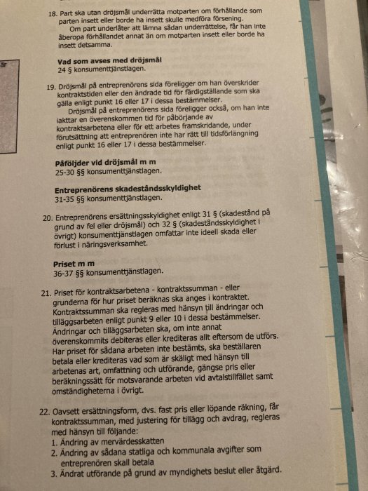 Bild på dokument med text ur konsumenttjänstlagen om entreprenörens dröjsmål och skadeståndsskyldighet.