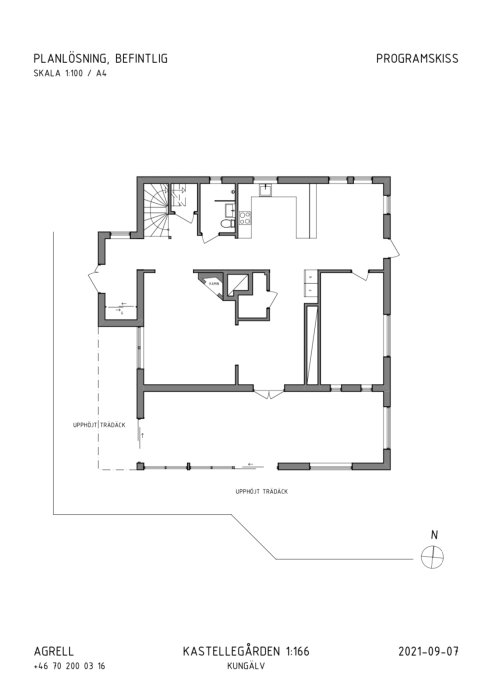 Arkitektritad planlösningsskiss av befintligt första plan i en bostad, med markerat kök och vardagsrum.