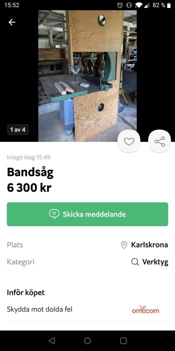 Bandsåg till salu för 6300 kr i en verkstadslokal, synlig mot en bakgrund av trä och verktyg.