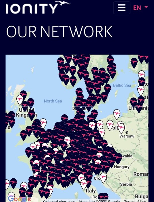 Karta som visar Ionitys laddningsstationsnätverk i Europa med många markeringar.