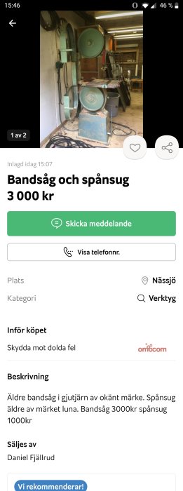 Äldre grönmålad bandsåg i gjutjärn och ansluten spånsug i ett verkstadsrum, på en säljesannons.