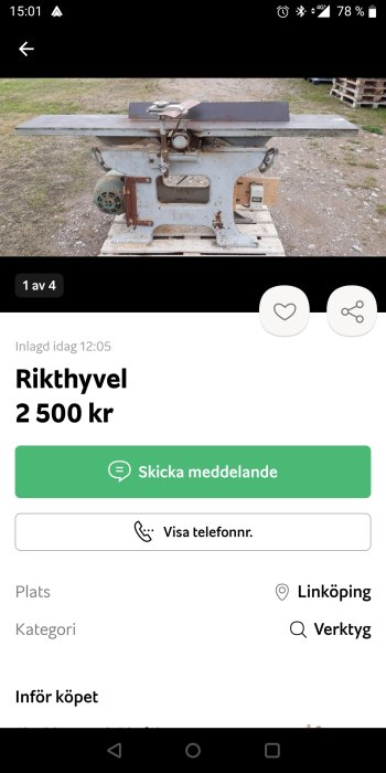 Använd begagnad rikthyvel på en pall utomhus, annonserad för försäljning.