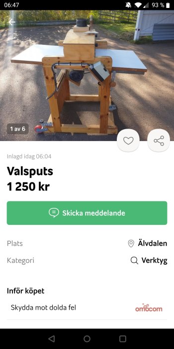 Hantverksmässigt byggd trävalsputs på ett arbetsbord utomhus, till salu för 1250 kr.