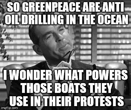 Meme med man som ser fundersam ut, text ifrågasätter Greenpeace användning av båtar vid protester mot oljeborrning.