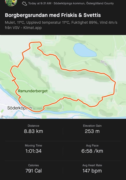 Kartskärm från träningsapp visar löpväg i Ramunderberget, 8,83 km avklarad, tid och pulsstatistik.