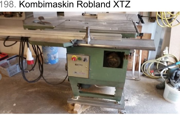 Robland XTZ kombimaskin för snickeri i verkstadsmiljö, inga avgifter nämnda.