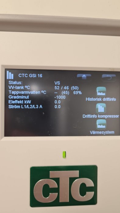 Display av CTC GS1 16 värmeväxlares inställningar med temperatur- och effektvärden.