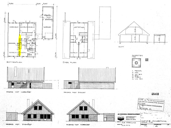 Arkitektritningar av ett 70-talshus med markerad vägg som diskuteras för ombyggnad.