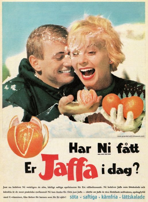 Vintage reklam med två glada personer och Jaffa apelsiner, text som framhäver fruktens egenskaper.