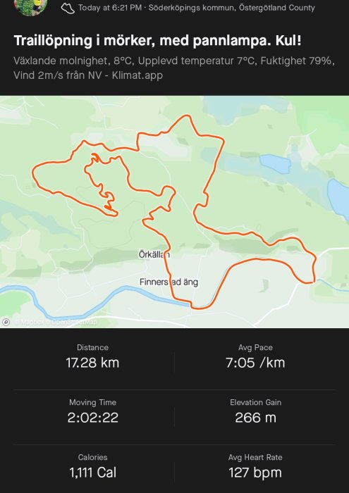 Karta över trail-löpning vid mörker, röd linje visar en sträcka på 17.28 km, tid och träningsdata.