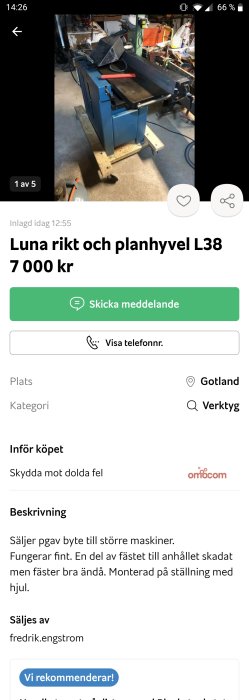 Blå Luna rikt och planhyvel L38 i ett verkstadsutrymme, monterad på ställning med hjul.